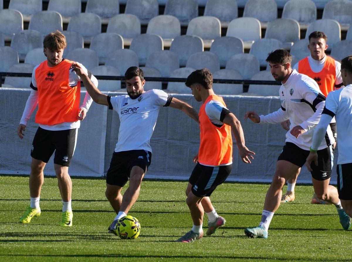 Galería | El entrenamiento del CD Castellón en imágenes, con el Leganés entre ceja y ceja