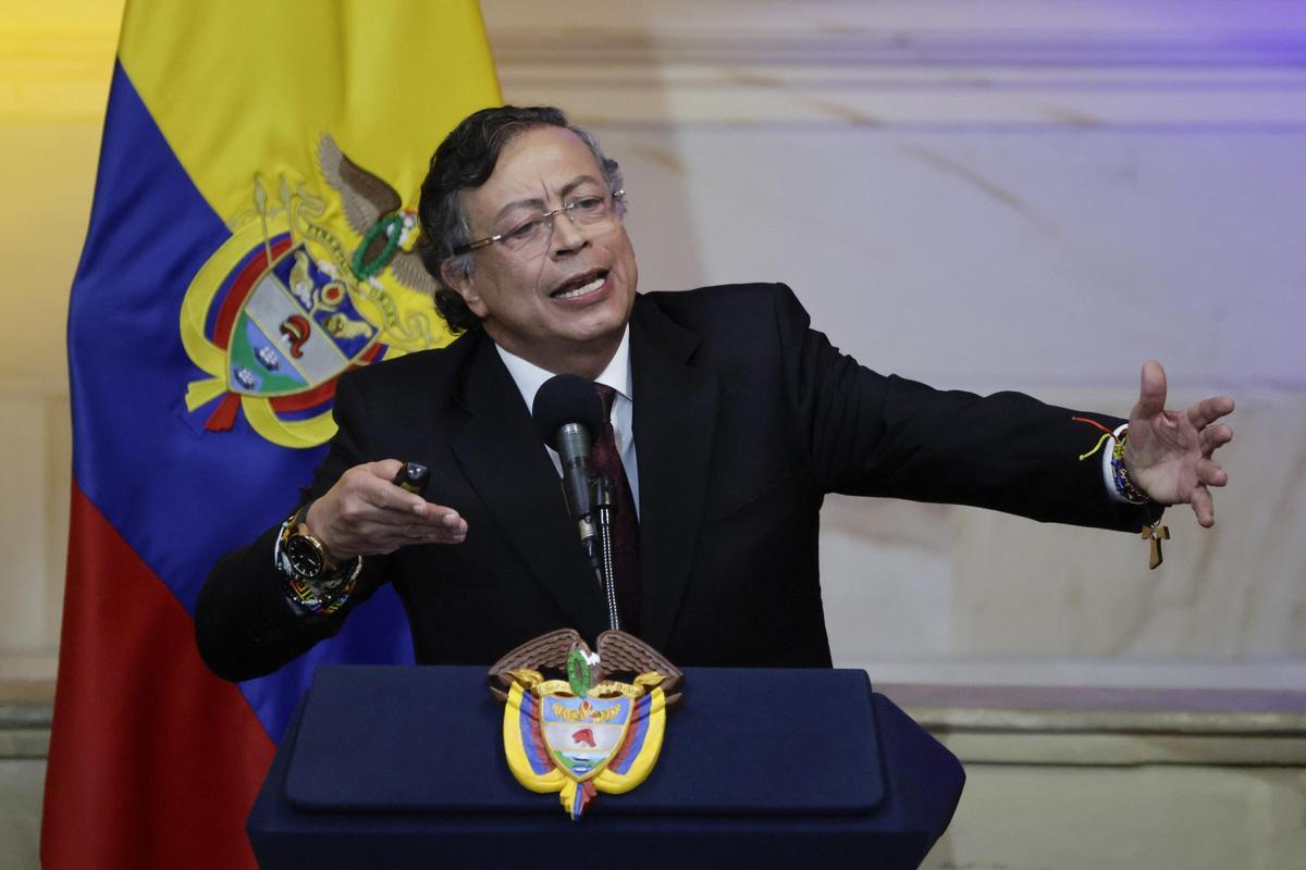 Petro dice que le "avergüenza" que Colombia retome las relaciones diplomáticas con Israel