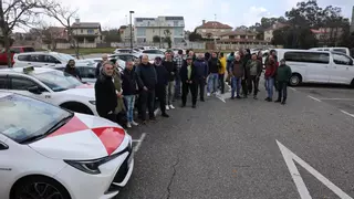 Una caravana en Vigo en defensa del taxi: «Es una situación insostenible»
