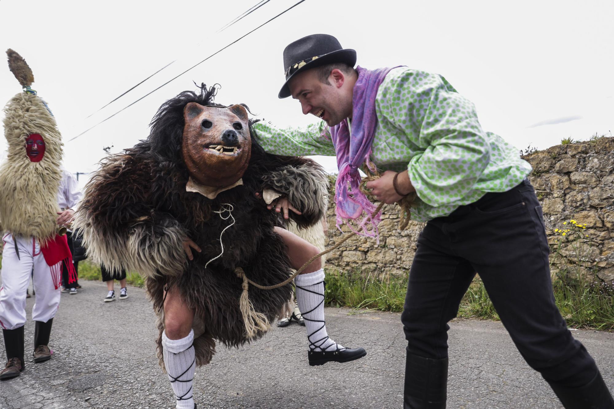 Todas las fotos de la Mascarada de Invierno en Valdesoto