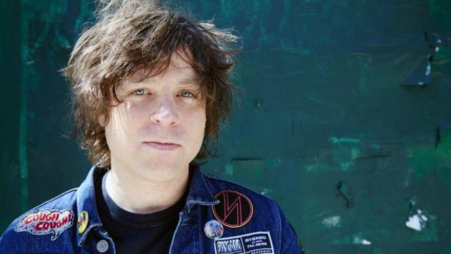 Ryan Adams es acusado de acoso sexual y conductas indebidas