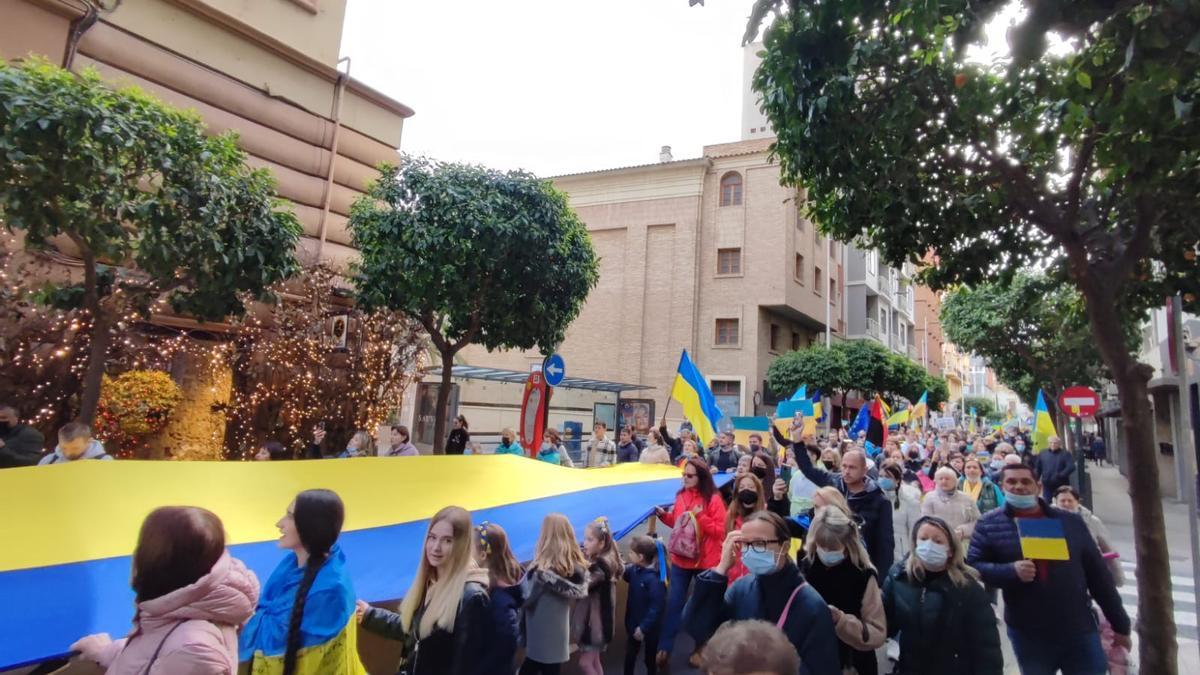 Cientos de ucranianos salen a las calles de Murcia a protestar por la guerra