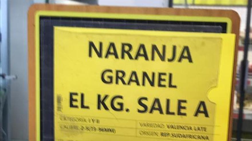 Naranjas sudafricanas en un supermercado de Nules