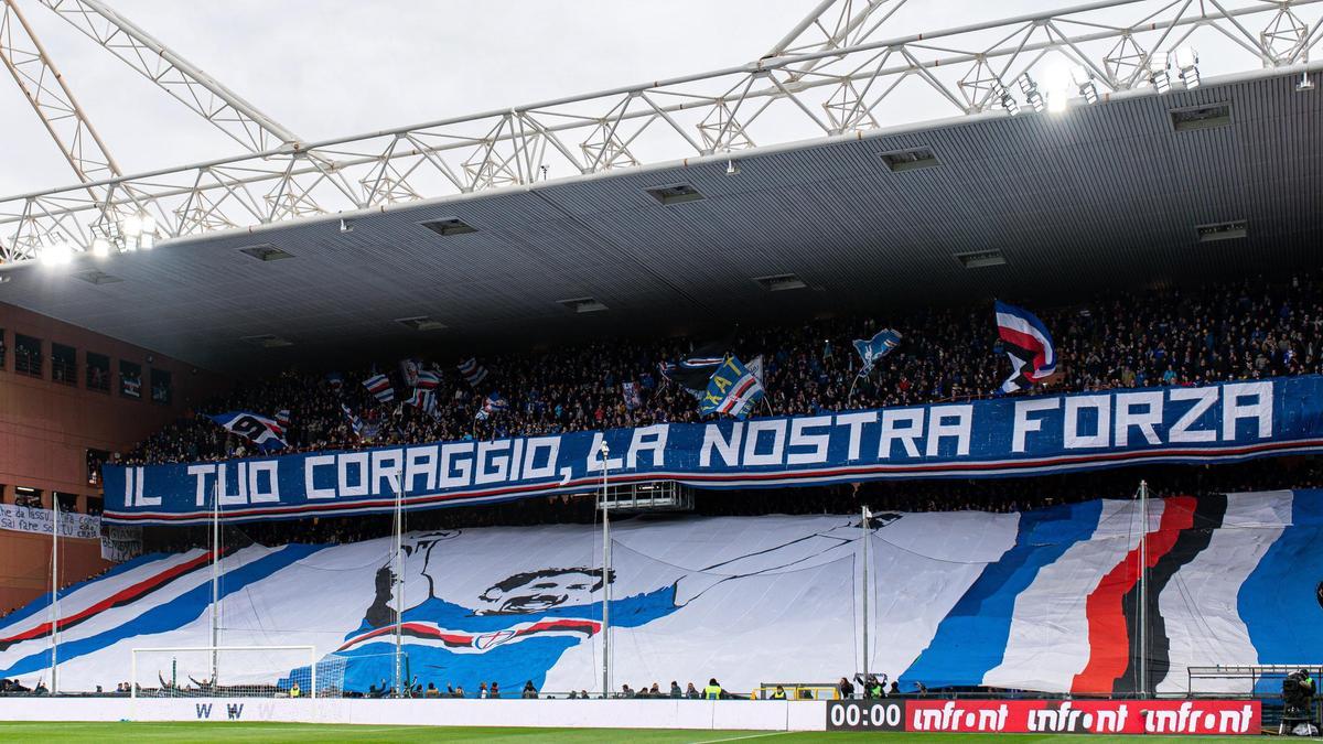 Una imagen del homenaje de la afición de la Sampdoria a Gianluca Vialli en el estadio Luigi Ferraris.