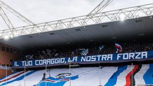 Una imagen del homenaje de la afición de la Sampdoria a Gianluca Vialli en el estadio Luigi Ferraris.