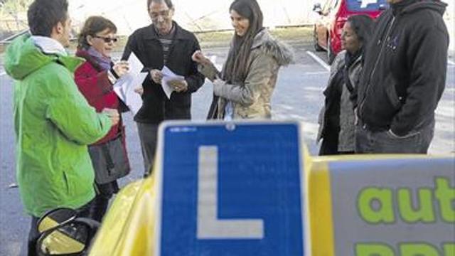 La huelga deja sin carné de coche a 350 castellonenses