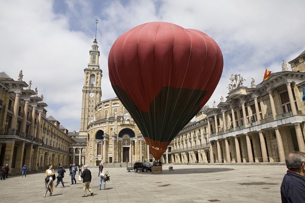 Presentación de la I Regata de globos aerostáticos de Gijón