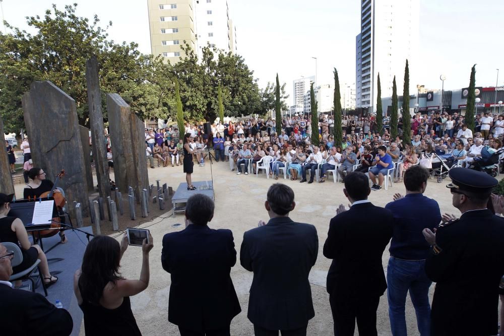 Inauguración del monumento homenaje a las víctimas del metro en el décimo aniversario del accidente