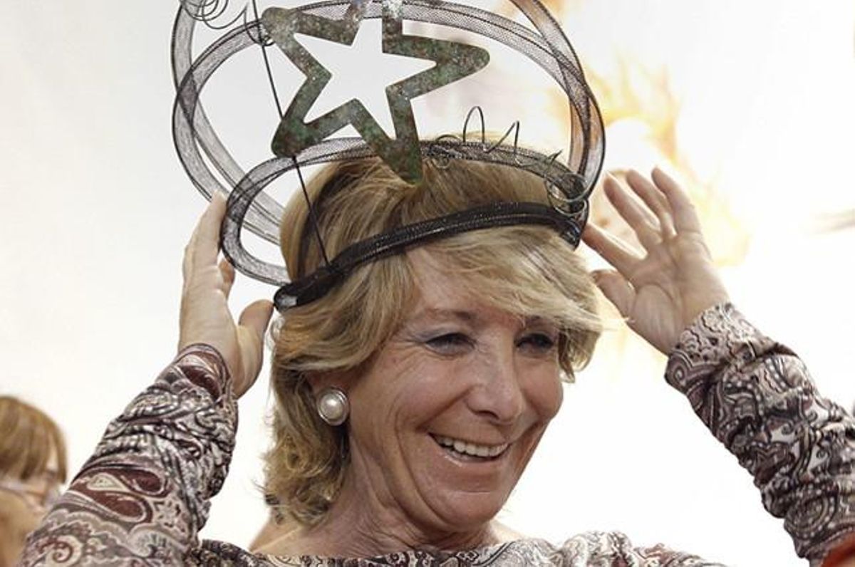 Esperanza Aguirre, durant la inauguració de la XIX edició de la Fira d’Art Múltiple Contemporani Estampa 2011.