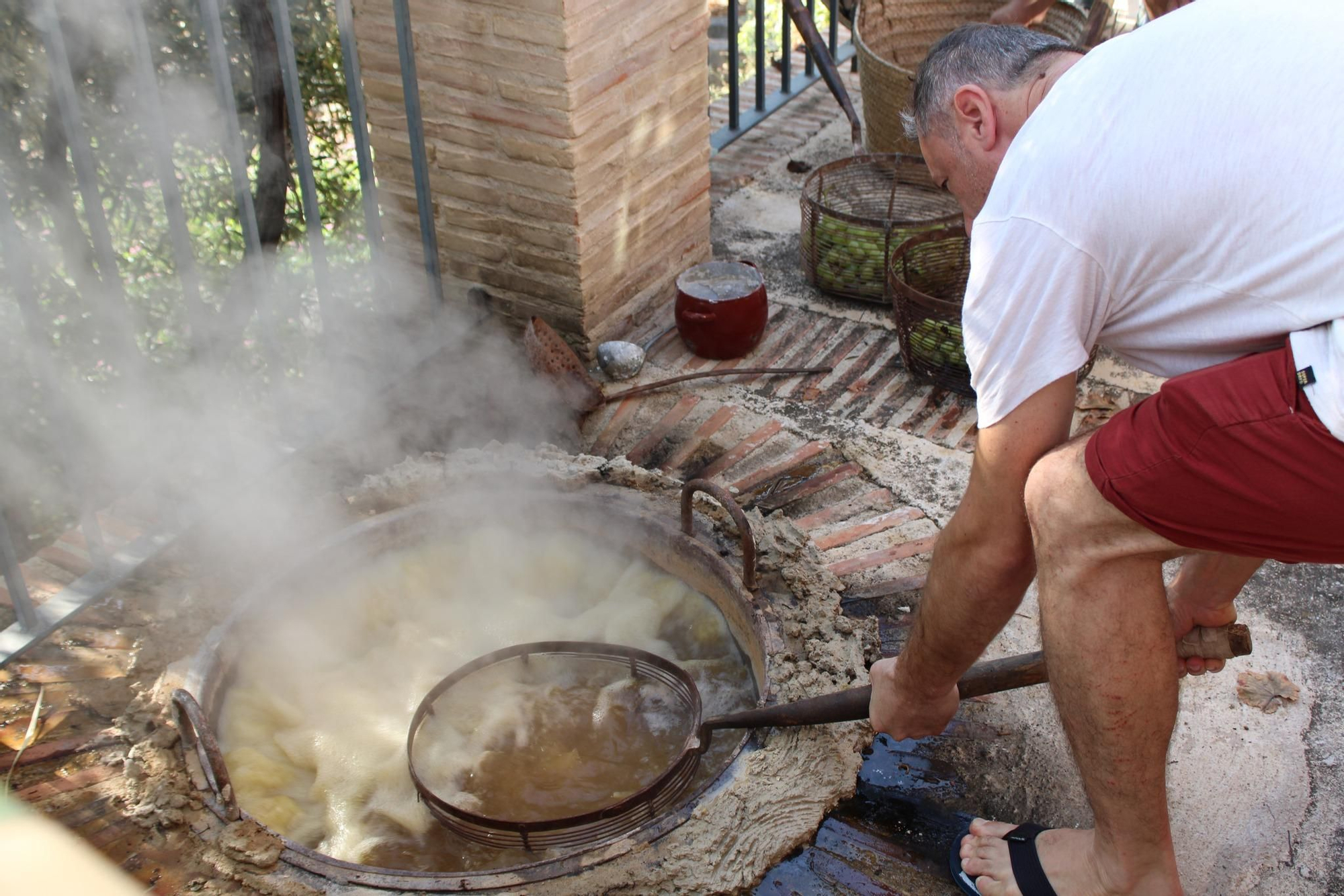 Ròtova reviu l’escaldà del raïm: Una jornada de festa i tradició