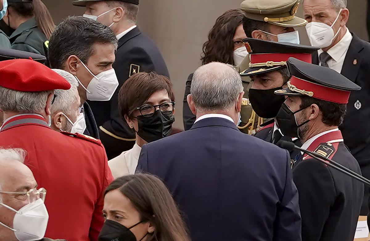 Sánchez, Trapero i Marlaska conversen sobre els disturbis de Barcelona