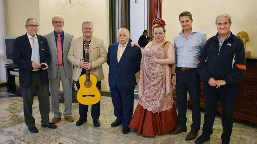 Molero presenta ‘Guitarra y voz: doce cantes y un poema’