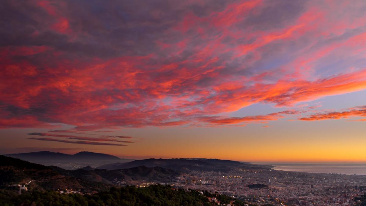 Salida del sol en el área de Barcelona