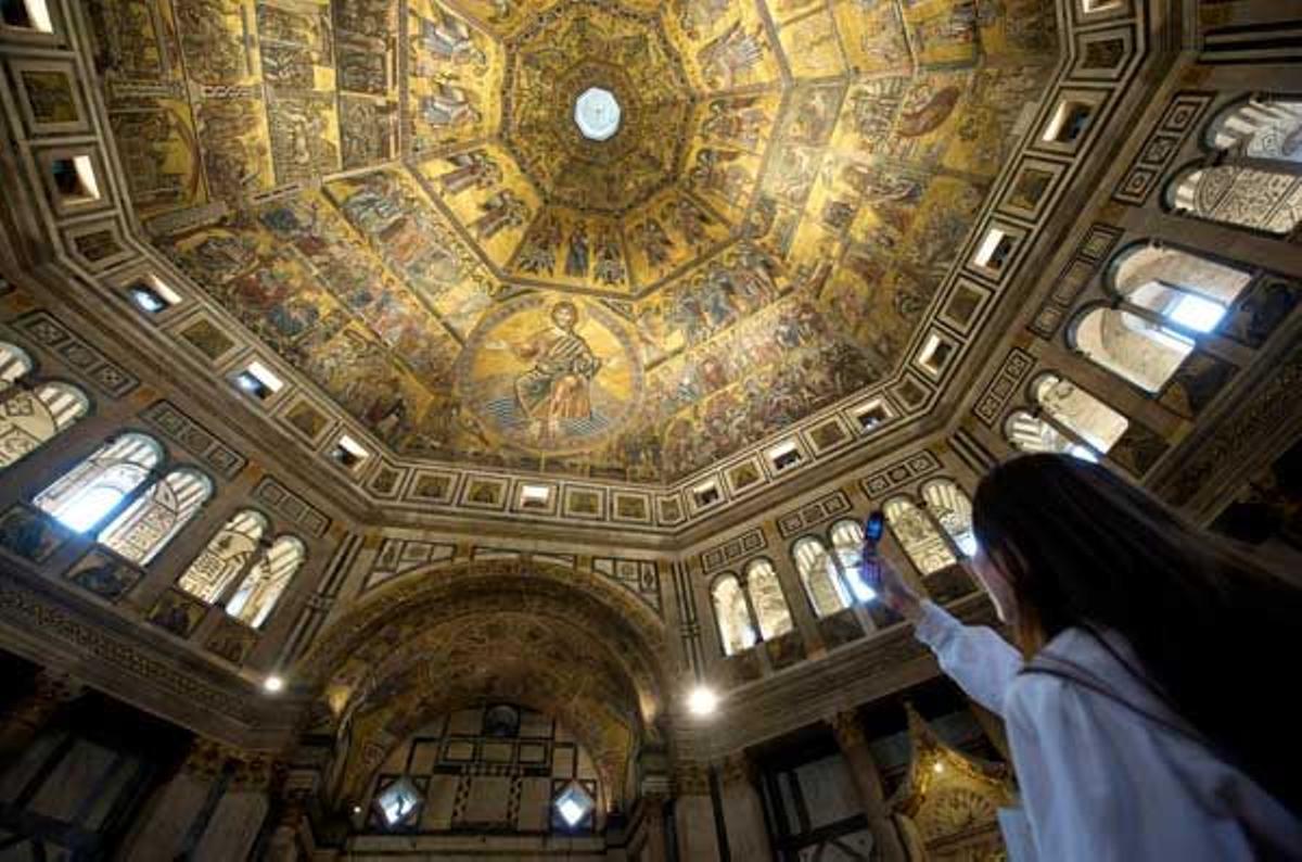 El mosaico de la cúpula del Baptisterio de San Juan data de 1209.