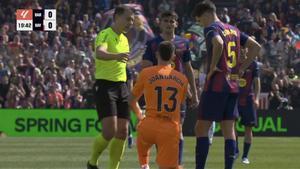 Joan Garcia sintió molestias durante el partido entre Barça y Rayo Vallecano