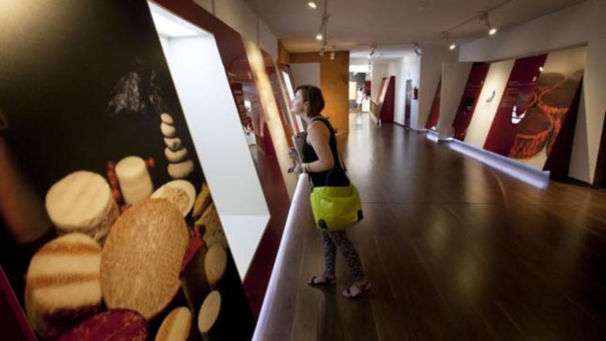 Los paneles explicativos dentro del nuevo Museo del Queso Majorero, que se inaugura mañana. | gabriel fuselli