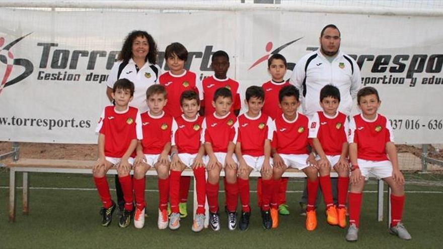 CAMPIÓ El Torresport CF, un club de futbol per als més menuts