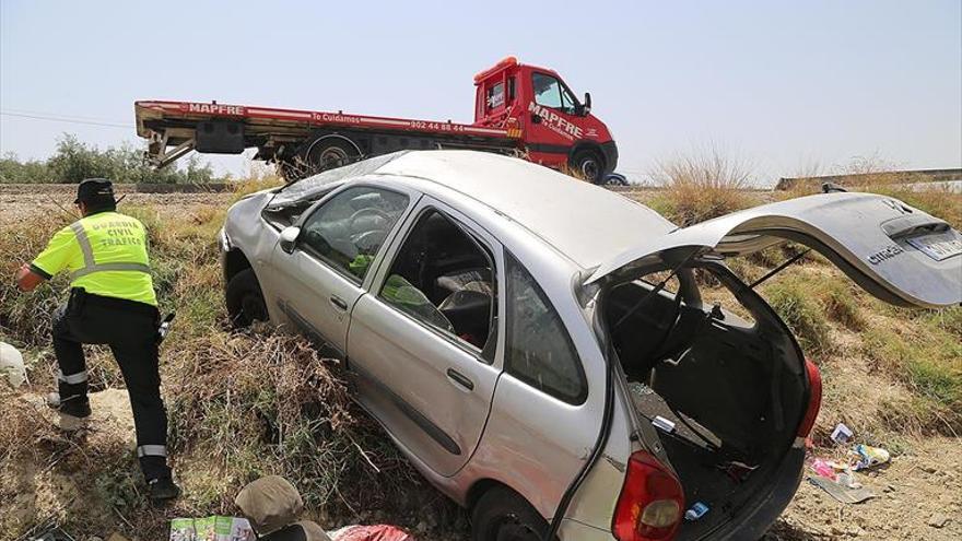 Una mujer resulta herida en un accidente en la carretera A-386