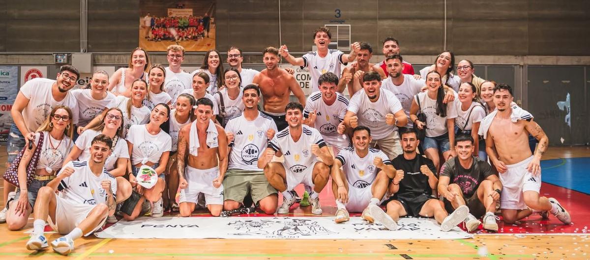 Así fue el partido de fútbol sala de las peñas de Sagunt