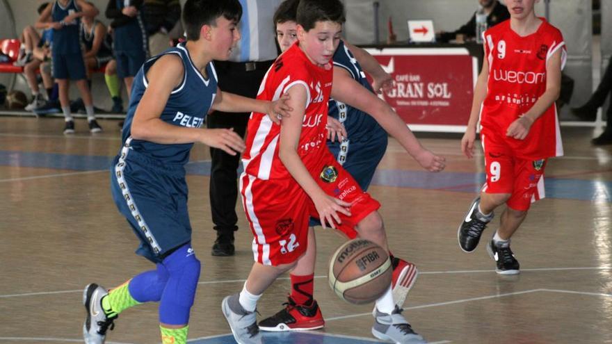 Imagen de un partido del equipo infantil del EDM Estradense.