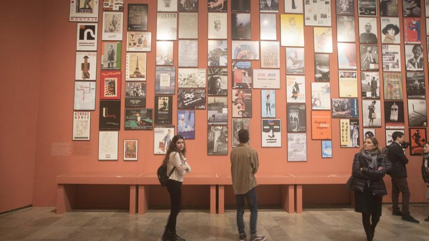 Carteles de algunas de las exposiciones que Pérez organizó en el IVAM y MuVIM.