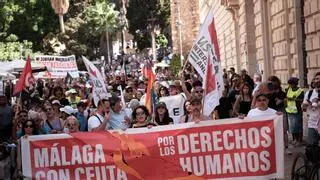 Málaga se manifiesta por Ceuta y contra el auge del racismo: "No sobran migrantes, sobran fascistas"
