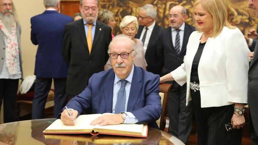 Del Bosque: &quot;Siempre es bueno que no haya vencedores y vencidos. Unidos podemos conseguir mucho más que separados&quot;