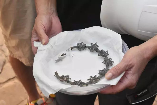 Galería | Así es la pequeña corona de la Virgen del Arco de la Estrella de Cáceres
