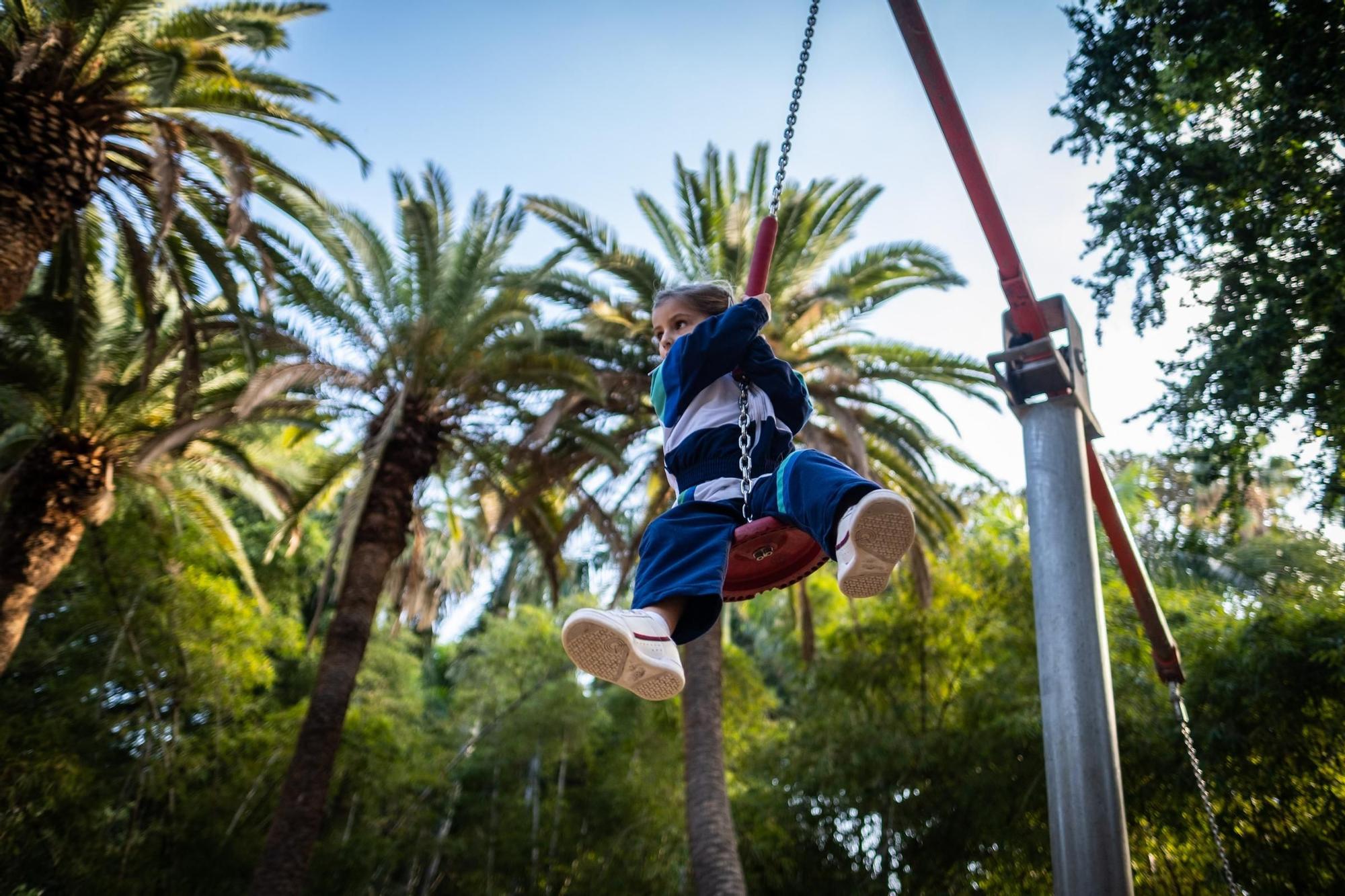 Apertura de los parques infantiles tras suavizarse las restricciones por la pandemia de la Covid-19