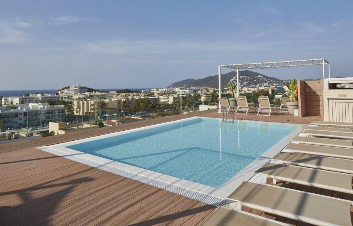 La piscina del Invisa Casa Luis, en Santa Eulària.