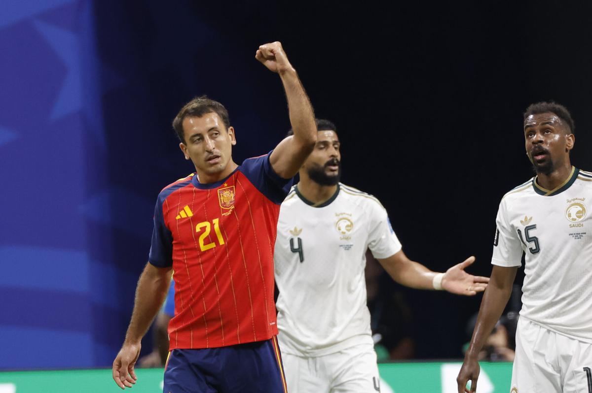 Mikel Oyarzábal celebra uno de sus goles ante Arabia Saudí en el partido del Mundial ante Atlanta.