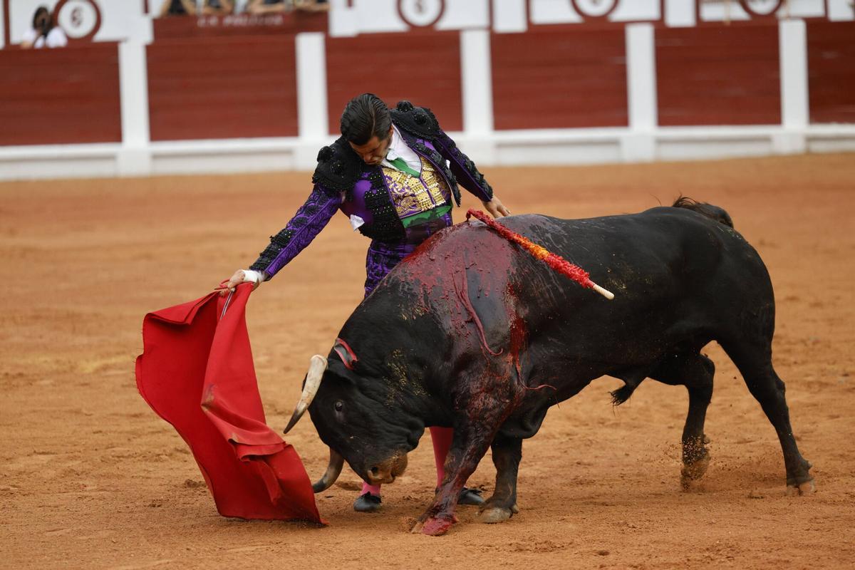 El triunfo de Morante y Pablo Aguado en Gijón, en imágenes El triunfo de Morante y Pablo Aguado en Gijón, en imágenes