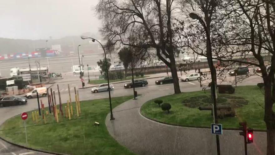 El granizo llega a Avilés