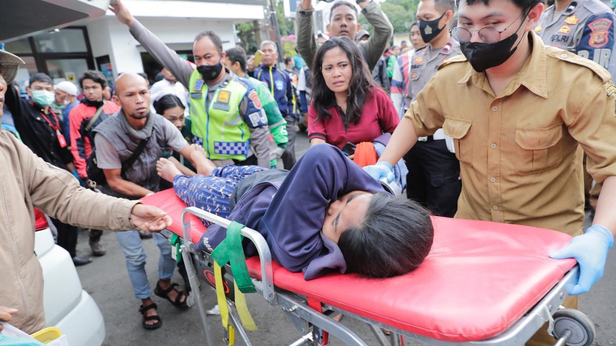 Un terremoto en Java Occidental (Indonesia) deja al menos 55 muertos.