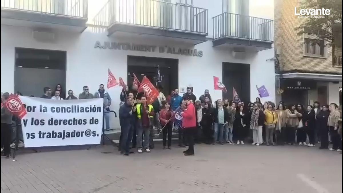 Protesta de funcionarios del Ayuntamiento de Alaquàs.