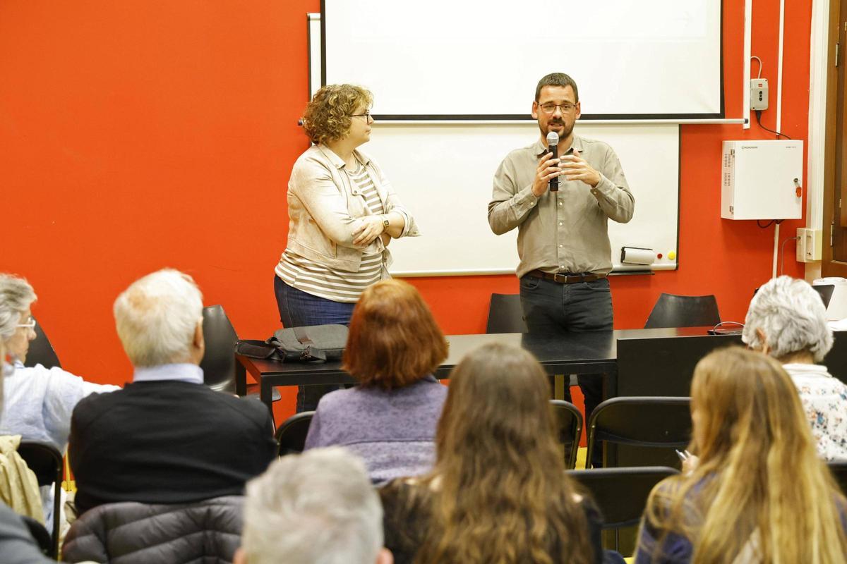 Les imatges de la reunió entre veïns de l'entorn de la ronda Ferran Puig i l'Ajuntament de Girona
