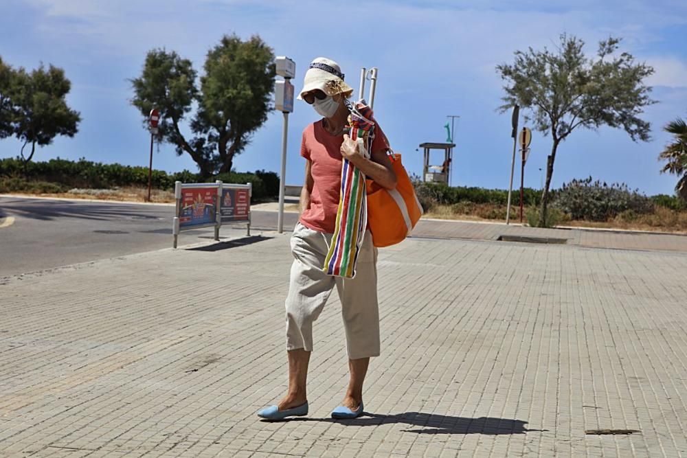 Seit Montag (13.7.) gilt auf den Balearen eine verschärfte Maskenpflicht. Pool, Strand und Strandpromenade sind ausgenommen. Auch Raucher können aufatmen