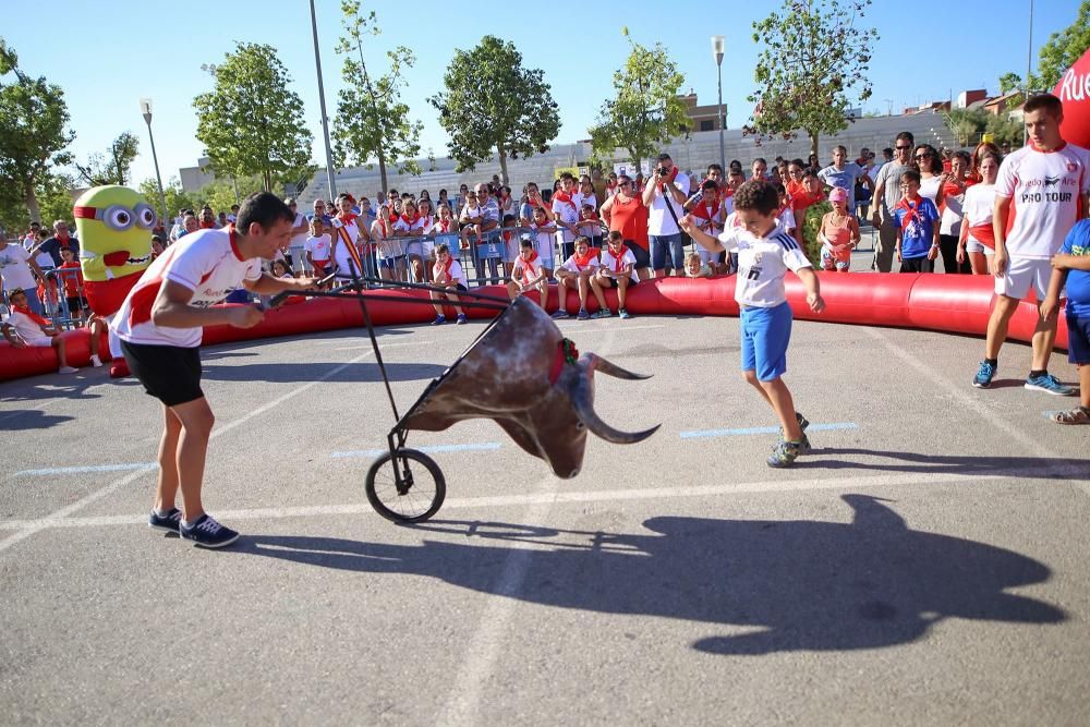 Cornadas de diversión en la Feria del Ganado de Do