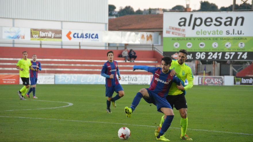 Imagen del partido de la primera vuelta en Alzira.