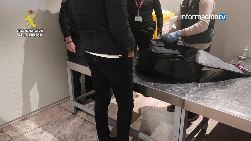 Interceptada una maleta con 3,5 kilos de cocaína en el aeropuerto de Alicante-Elche