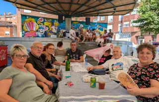 Jira de alta graduación: Blimea merendó "bollu" sin miedo al calor