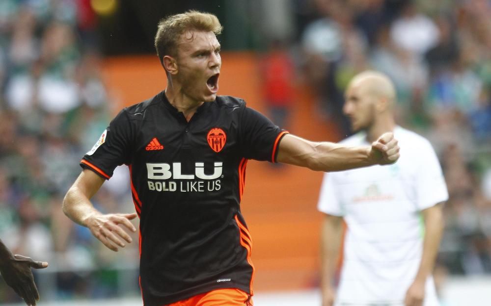 Así celebra Lato su primer gol con el Valencia CF