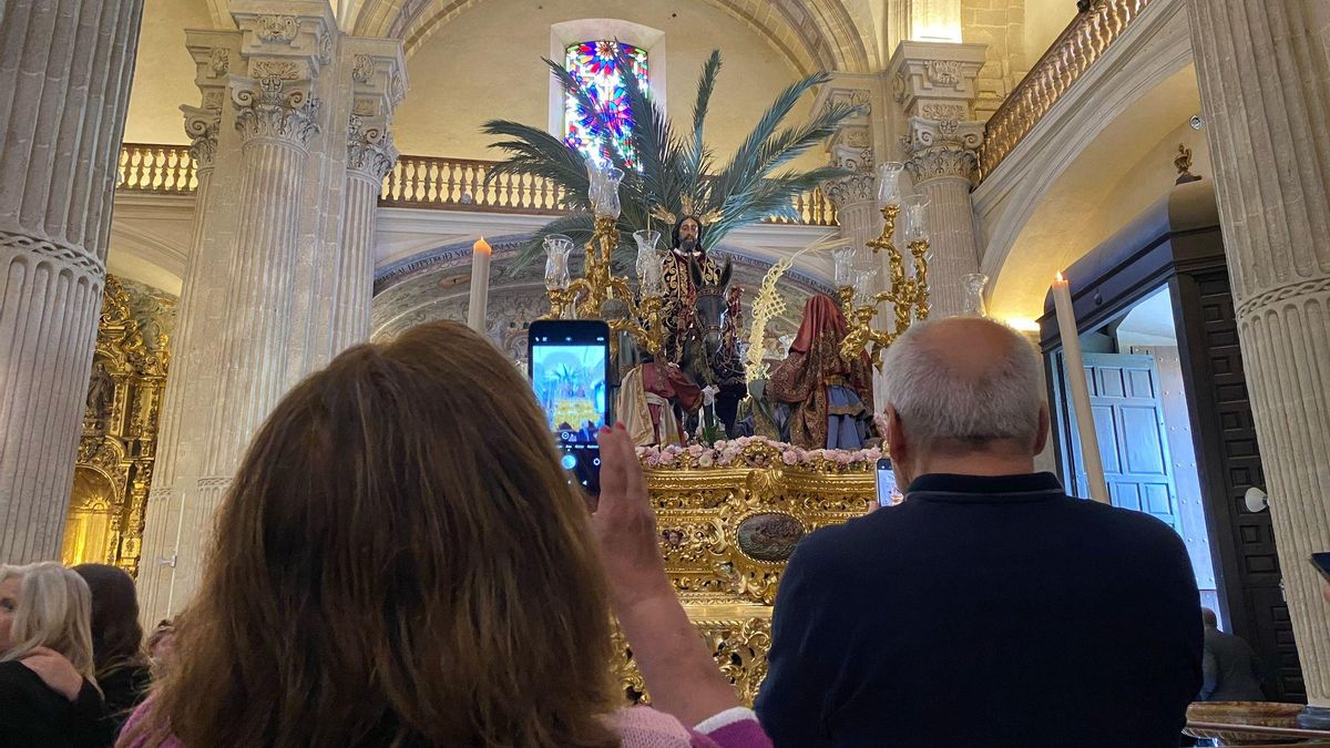 El misterio de La Borriquita, en el lateral del Salvador.