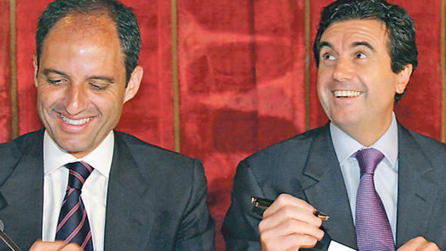 Francisco Camps y Jaume Matas, en Palma el año 2004.