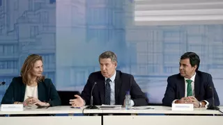 Feijóo retoma la ofensiva de la Vivienda para zanjar la crisis interna por el decreto de las pensiones