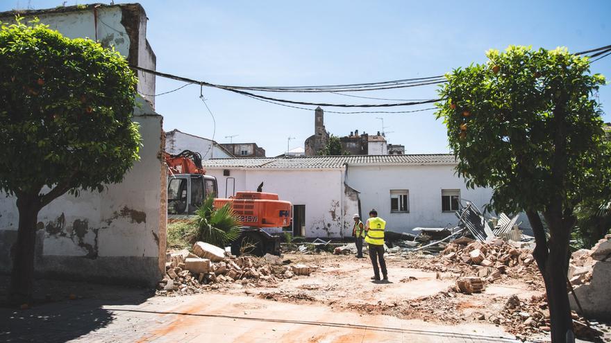 Mérida inicia el derribo de las Concepcionistas para construir la nueva plaza