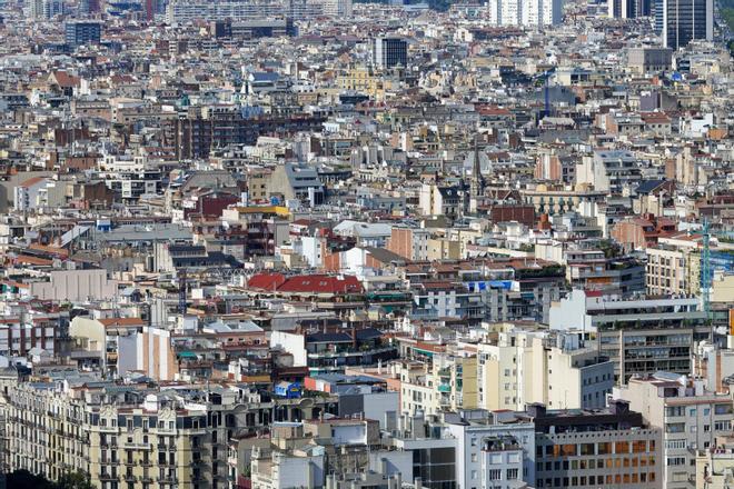 Barcelona activa ayudas de hasta 9.000 euros para rehabilitar pisos: plazos y requisitos para acceder a ellas