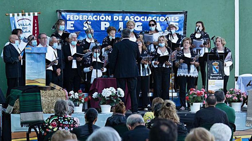 Actuación de uno de los coros. | José Luis Fernández