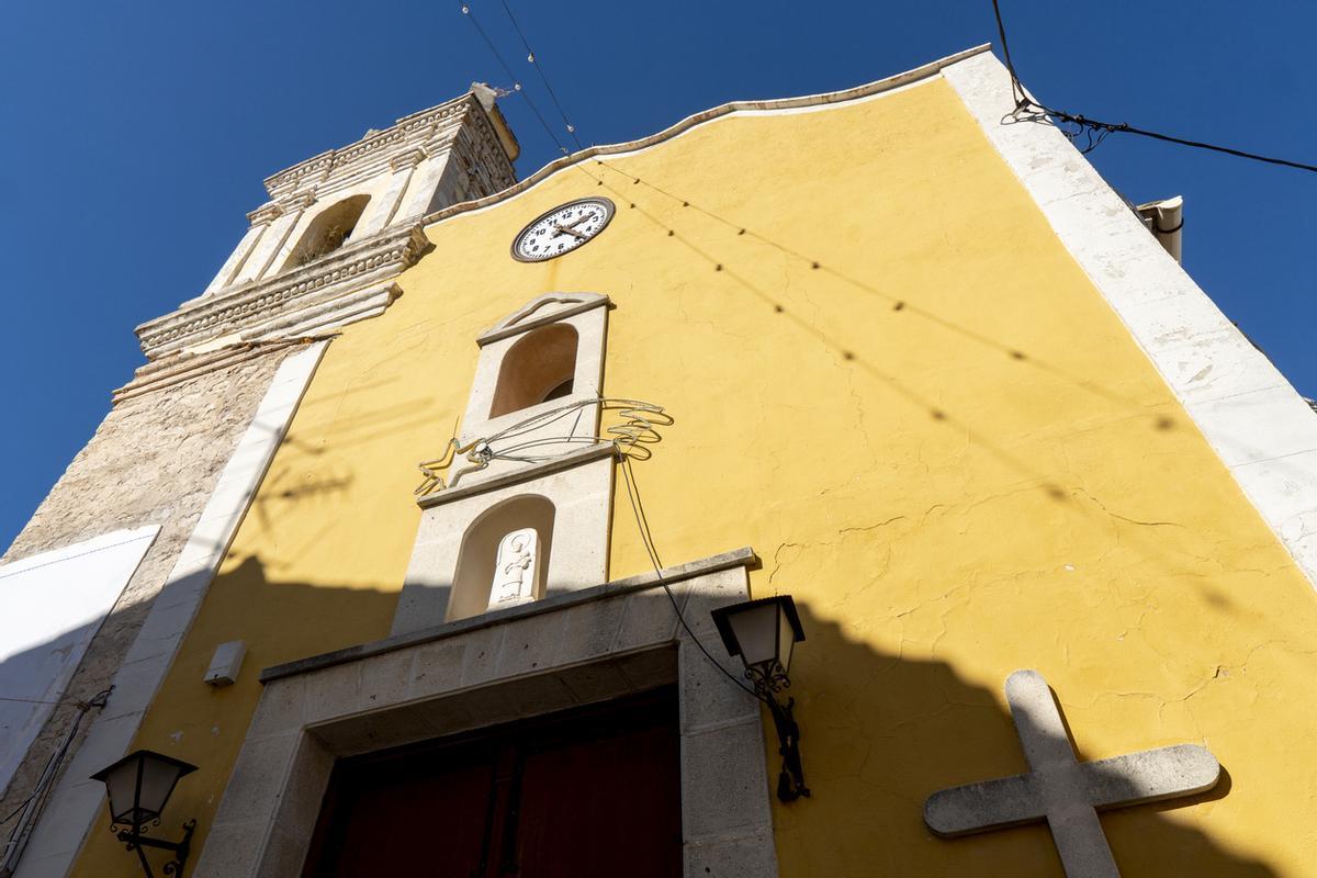 Atraviesa 24 pueblos de menos de cien habitantes.