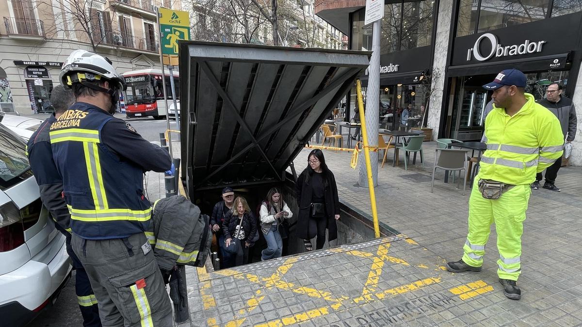 Evacuados 111 pasajeros de un AVE averiado en Barcelona-Sants